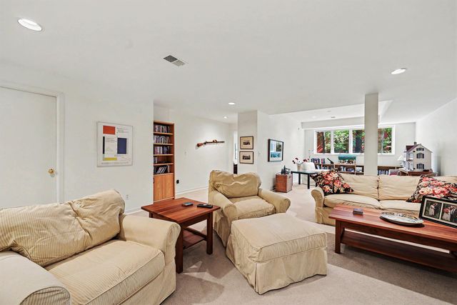 685 Green Road, Ann Arbor, MI 48105