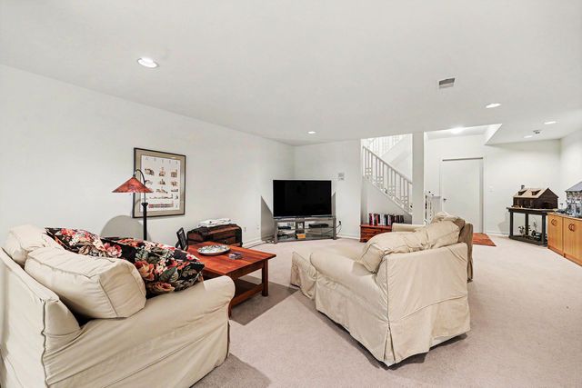 685 Green Road, Ann Arbor, MI 48105