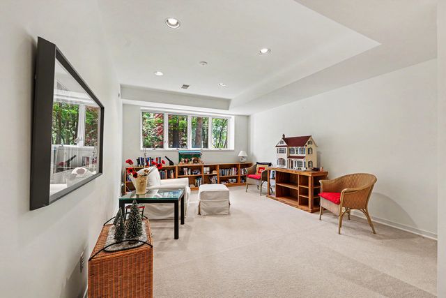 685 Green Road, Ann Arbor, MI 48105