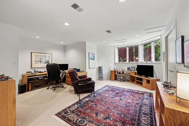 685 Green Road, Ann Arbor, MI 48105