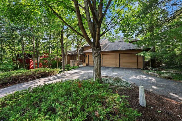 685 Green Road, Ann Arbor, MI 48105