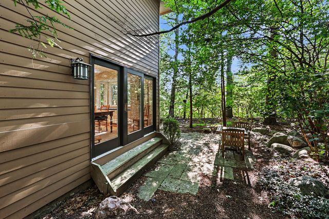 685 Green Road, Ann Arbor, MI 48105