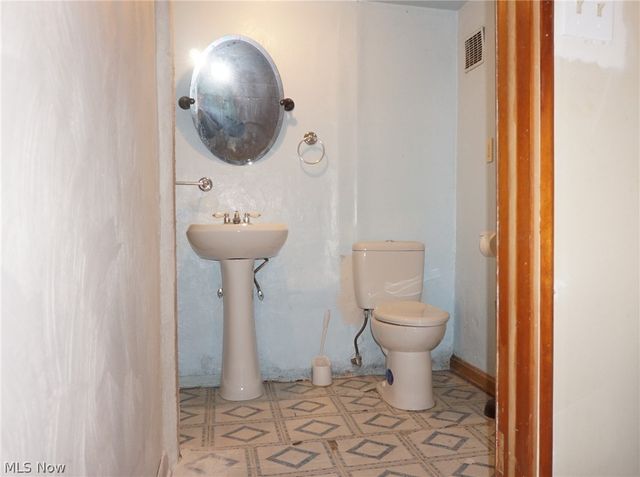 2017 Natona Road, Euclid, OH 44117