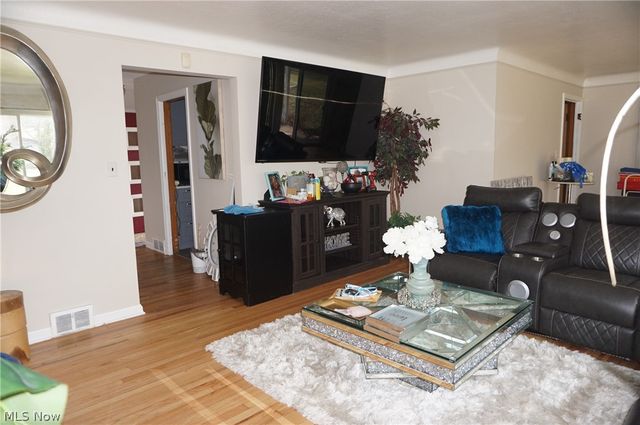 2017 Natona Road, Euclid, OH 44117