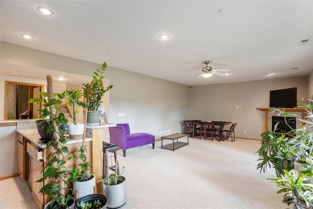 1950 Copper Wynd Court, Pleasant Hill, IA 50327