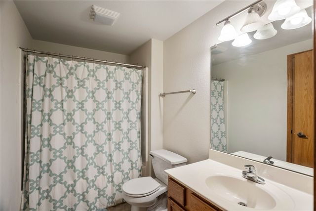 1950 Copper Wynd Court, Pleasant Hill, IA 50327