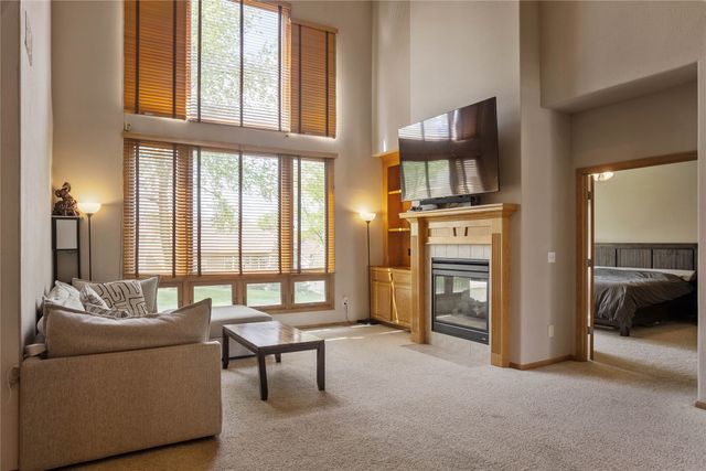 1950 Copper Wynd Court, Pleasant Hill, IA 50327