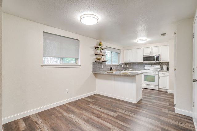 908 Skylark, Mansfield, TX 76063