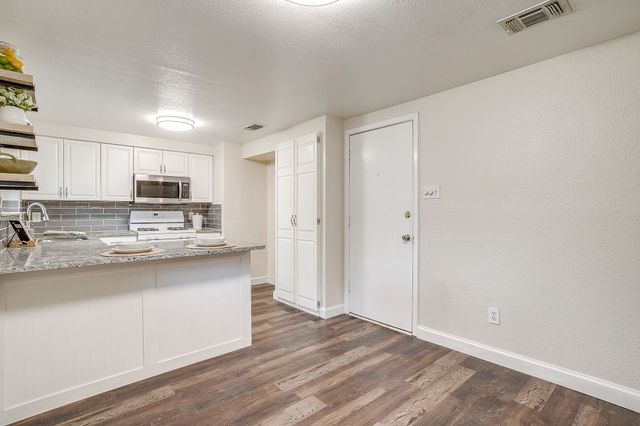 908 Skylark, Mansfield, TX 76063