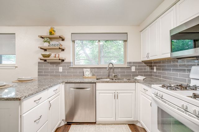 908 Skylark, Mansfield, TX 76063