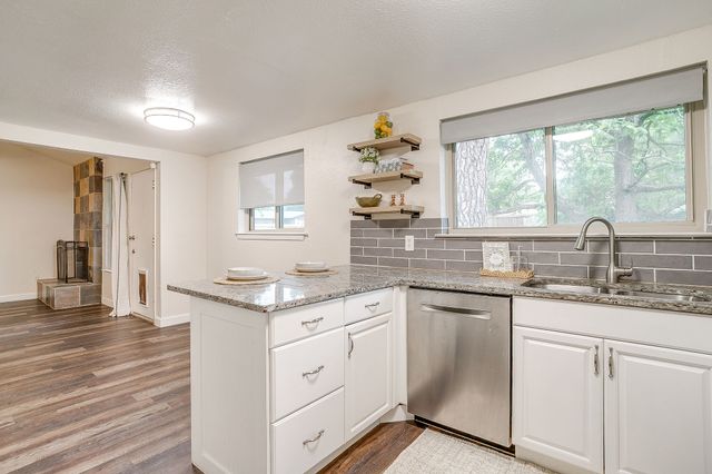 908 Skylark, Mansfield, TX 76063