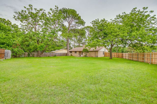 908 Skylark, Mansfield, TX 76063