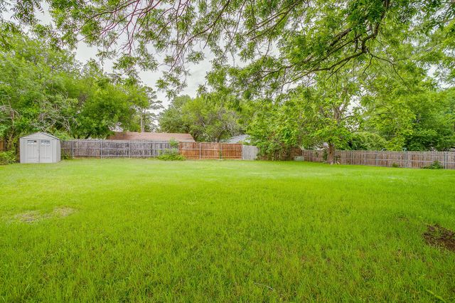 908 Skylark, Mansfield, TX 76063