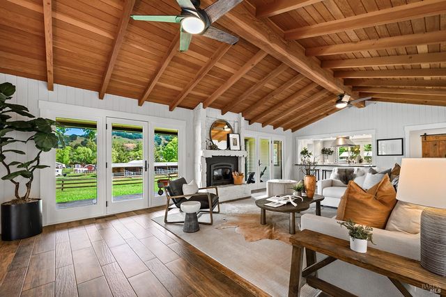 15 Wildwood Ln, Novato, CA 94947