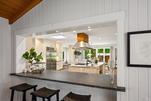 15 Wildwood Ln, Novato, CA 94947