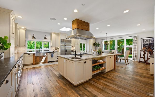 15 Wildwood Ln, Novato, CA 94947