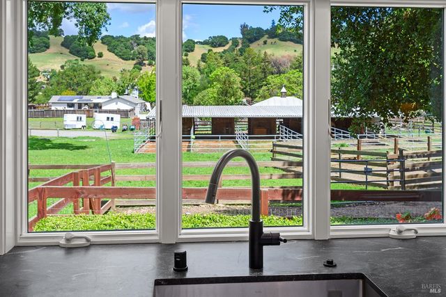 15 Wildwood Ln, Novato, CA 94947