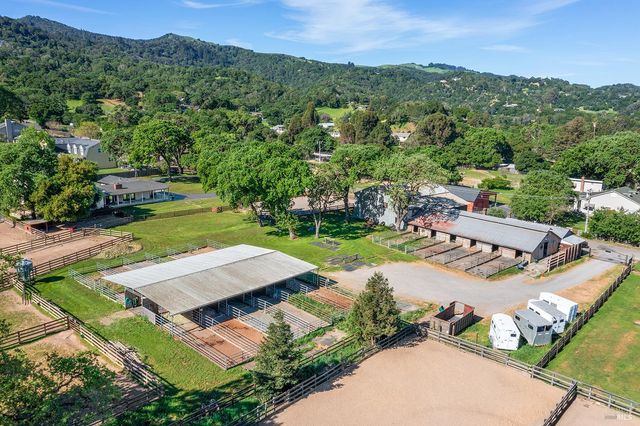 15 Wildwood Ln, Novato, CA 94947