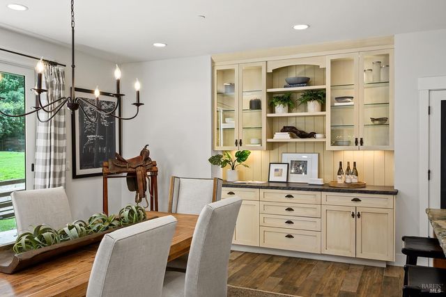 15 Wildwood Ln, Novato, CA 94947