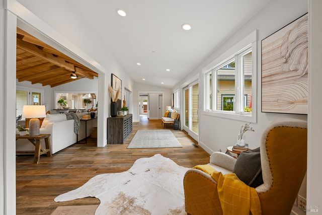 15 Wildwood Ln, Novato, CA 94947