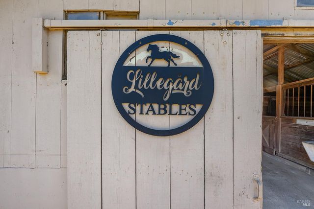 15 Wildwood Ln, Novato, CA 94947