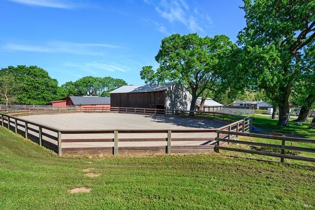 15 Wildwood Ln, Novato, CA 94947