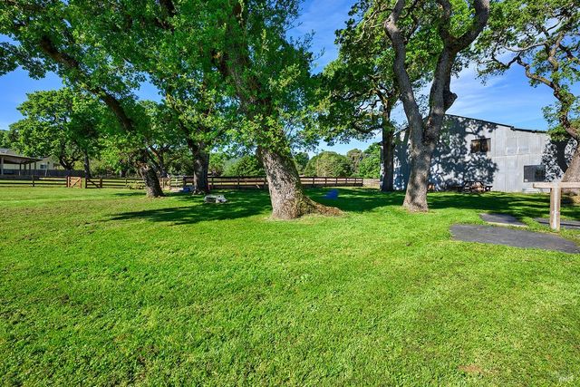 15 Wildwood Ln, Novato, CA 94947