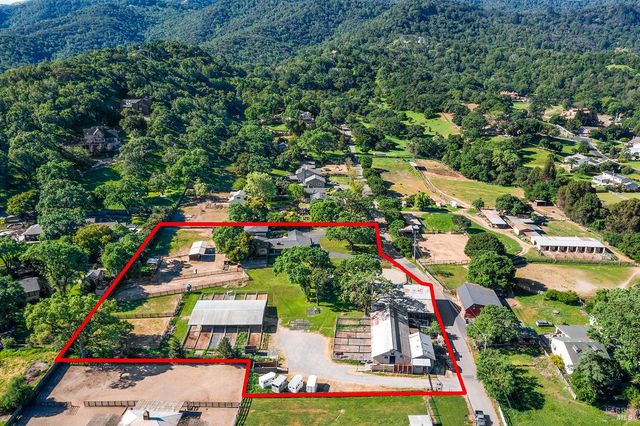 15 Wildwood Ln, Novato, CA 94947