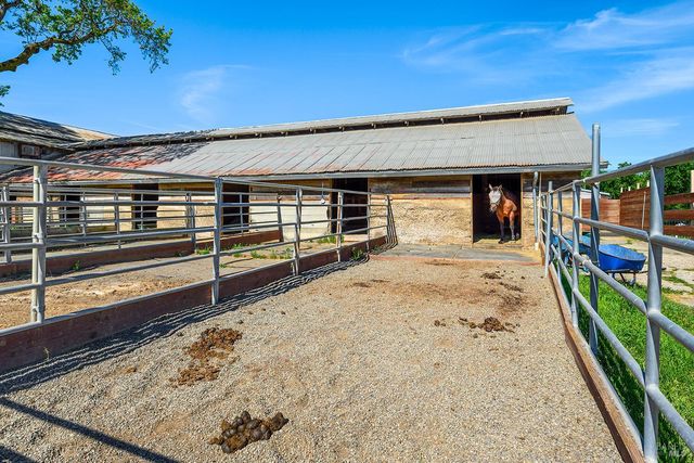 15 Wildwood Ln, Novato, CA 94947