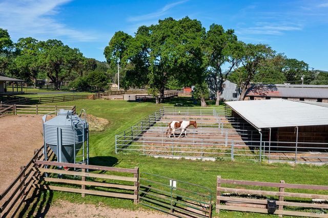 15 Wildwood Ln, Novato, CA 94947