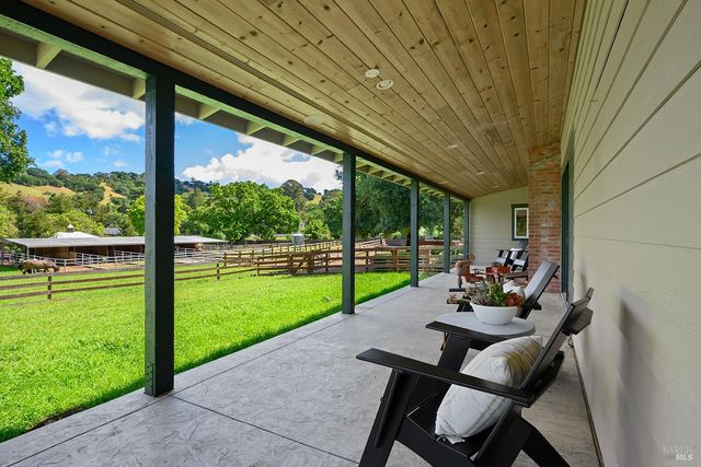 15 Wildwood Ln, Novato, CA 94947