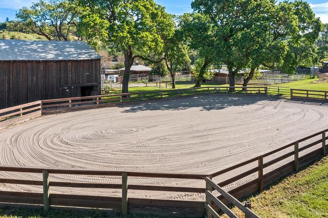 15 Wildwood Ln, Novato, CA 94947