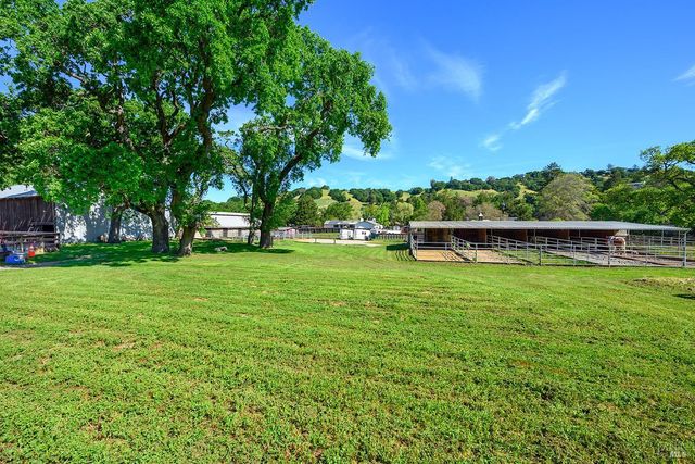 15 Wildwood Ln, Novato, CA 94947