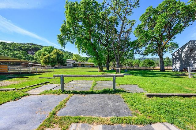 15 Wildwood Ln, Novato, CA 94947