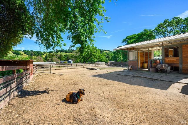 15 Wildwood Ln, Novato, CA 94947