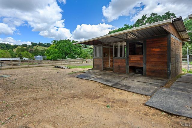 15 Wildwood Ln, Novato, CA 94947