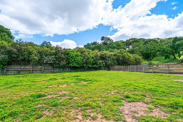 15 Wildwood Ln, Novato, CA 94947