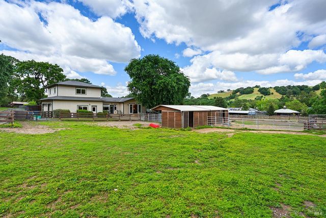 15 Wildwood Ln, Novato, CA 94947