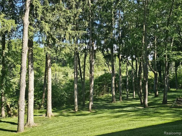 5163 Pine Hill Circle, Howell, MI 48843