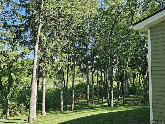 5163 Pine Hill Circle, Howell, MI 48843