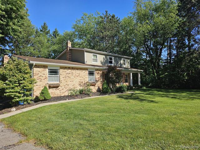 5163 Pine Hill Circle, Howell, MI 48843
