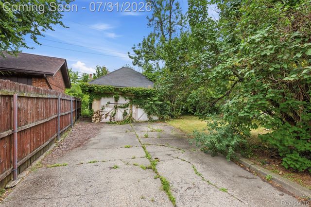 1636 W Boston Boulevard, Detroit, MI 48206