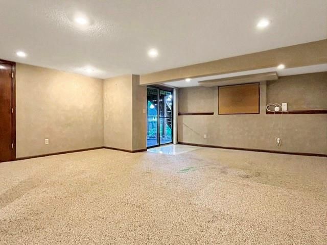 10004 Cody Street, Overland Park, KS 66214