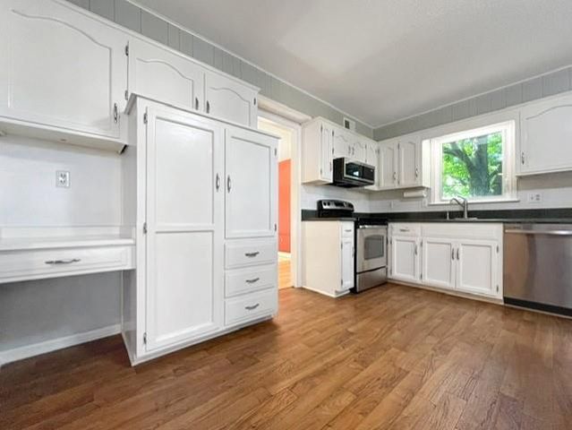 10004 Cody Street, Overland Park, KS 66214