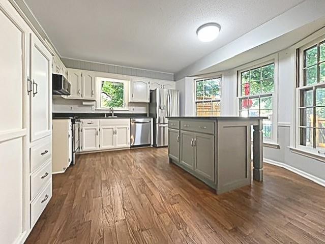 10004 Cody Street, Overland Park, KS 66214