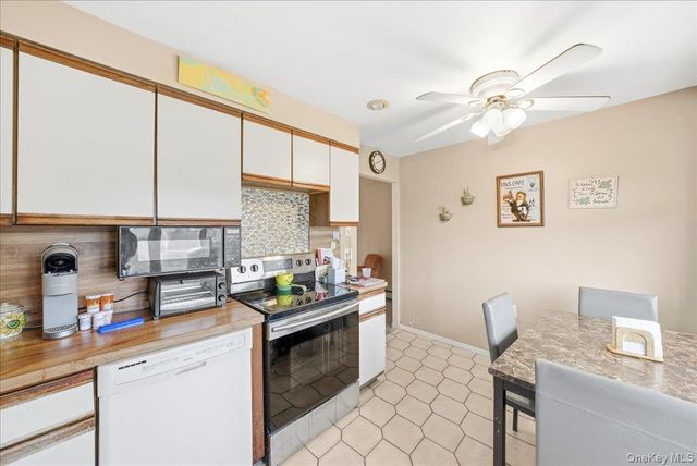 17 Wilson Lane, Bethpage, NY 11714