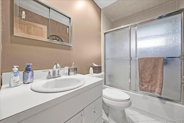 17 Wilson Lane, Bethpage, NY 11714