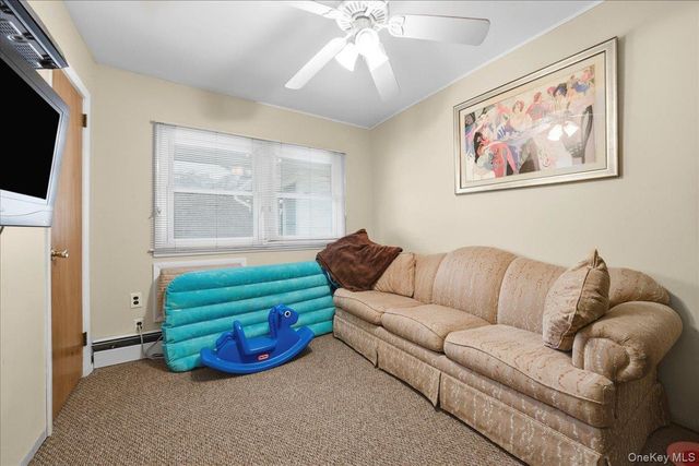 17 Wilson Lane, Bethpage, NY 11714