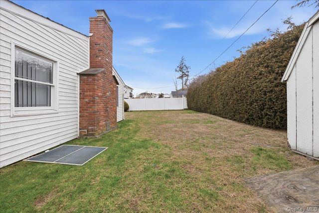 17 Wilson Lane, Bethpage, NY 11714