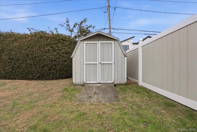 17 Wilson Lane, Bethpage, NY 11714